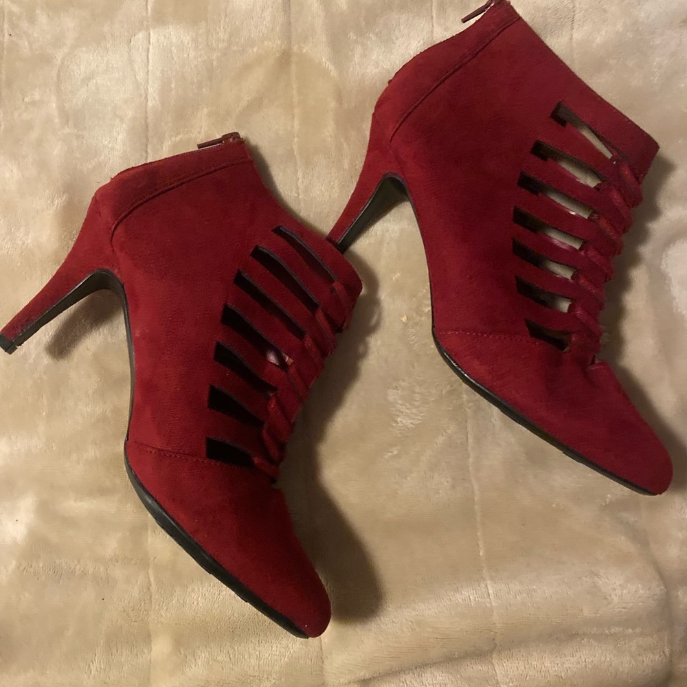 Stunning red heels